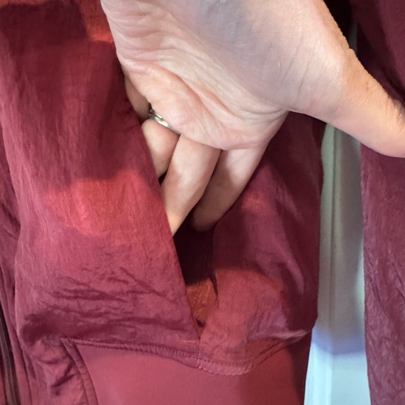 Lululemon serene travels bomber reversible jacket in Chianti red size 12 - Picture 7 of 10